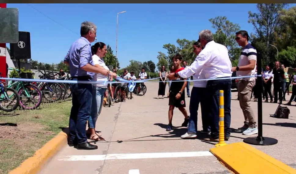 WhatsApp Image 2025-12-21 at 10.10.10justitniasnoim pose55