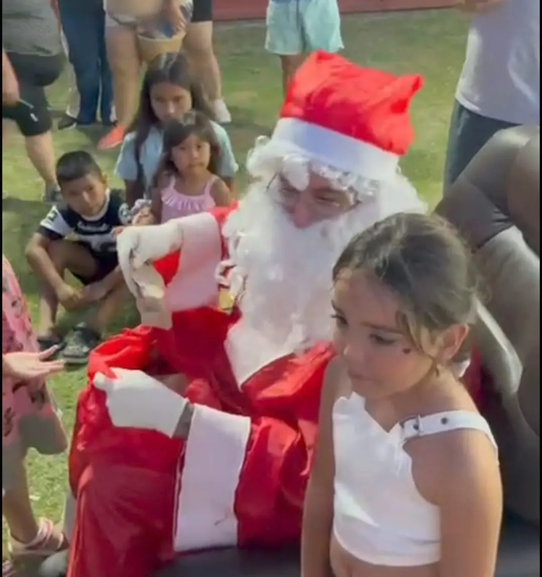 WhatsApp Image 2025-12-24 at 09.05.30PAPA NOEL DEHEZA