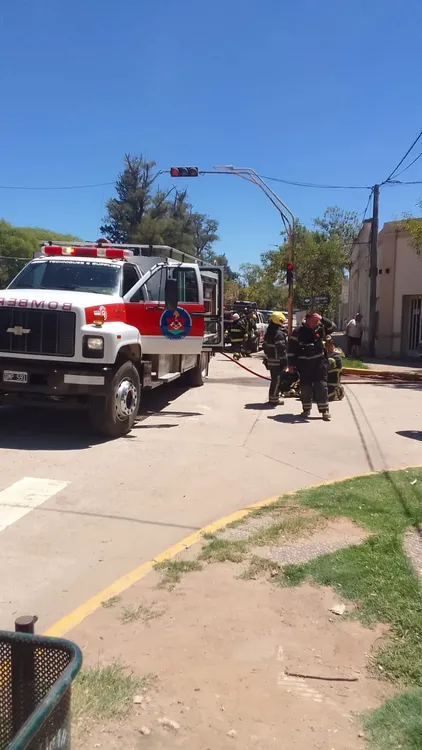 incnendio vomberos sacanta6