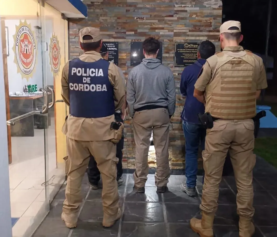 poliocia caza