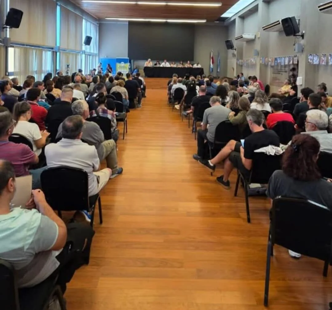 WhatsApp Image 2026-03-17 at 09.15.25docentes paro