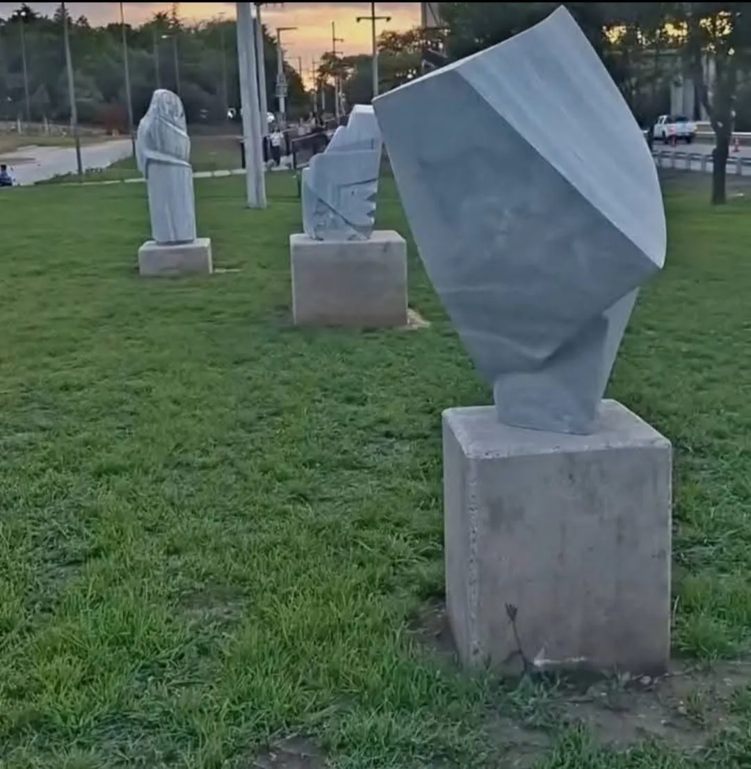 WhatsApp Image 2025-12-17 at 10.41.52esculturas belgrano22