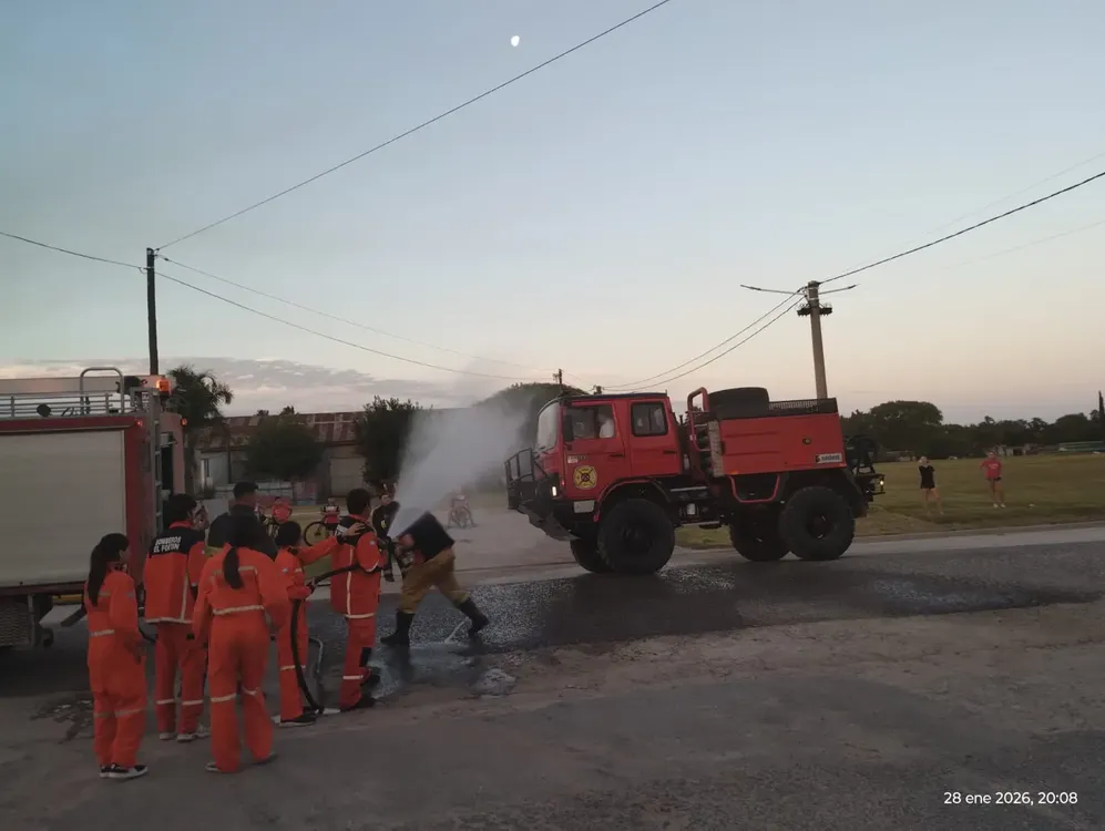 WhatsApp Image 2026-01-30 at 08.56.10BBOMEROS EL FORTIN PORTADA