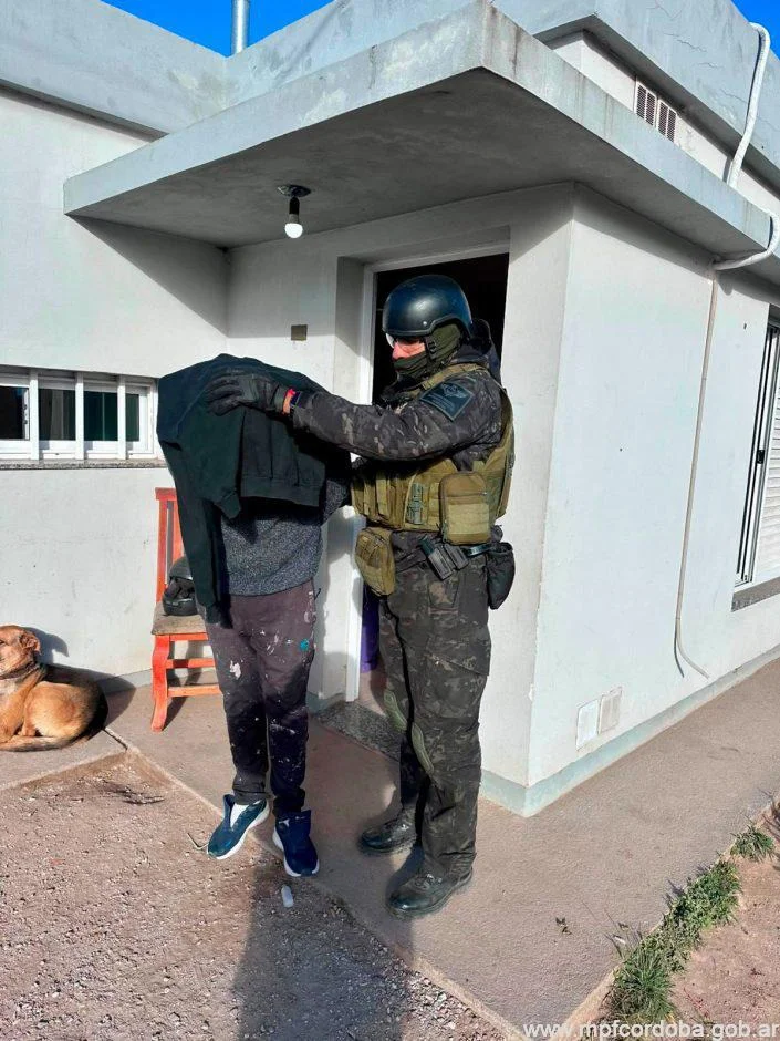 ef3c69c1-1c38-458f-b631-b8e556b02b0dPOLICIA3