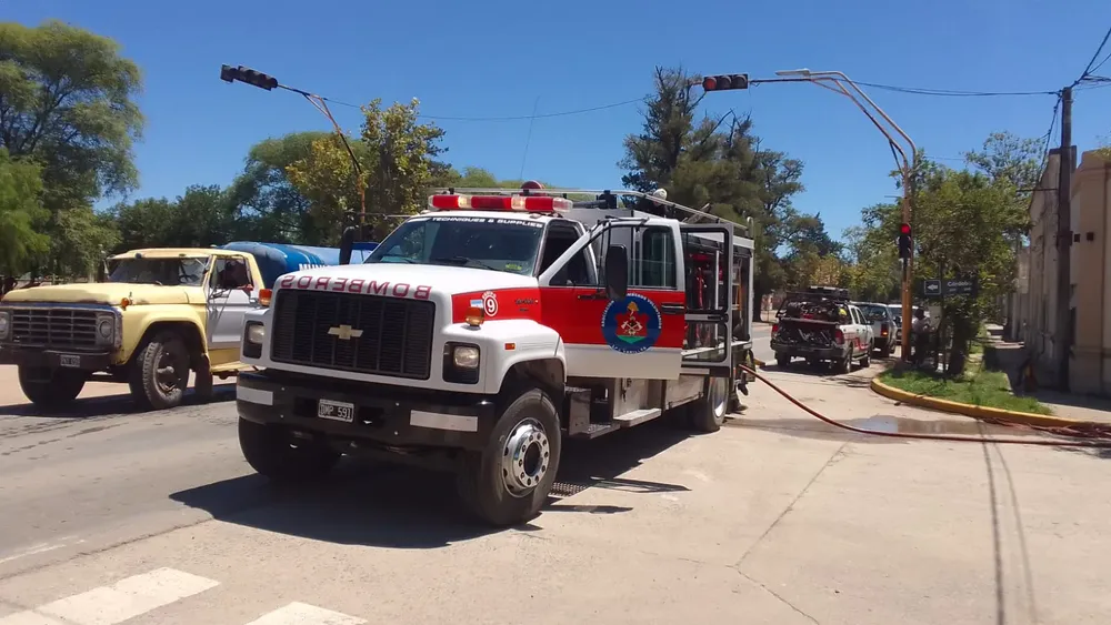 incnendio bomberos sacasnta 3