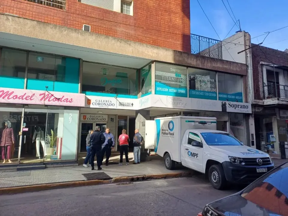 hombre rio cuaerto