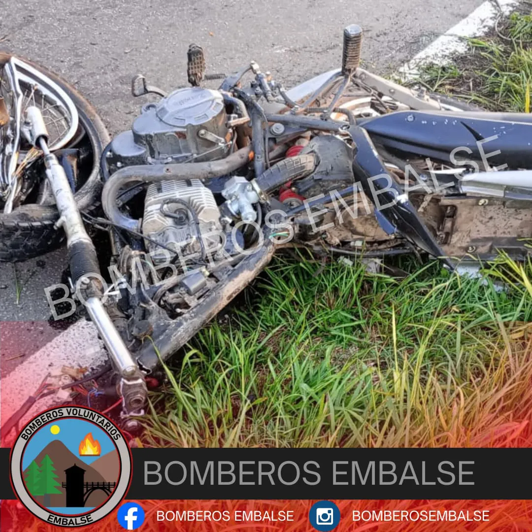 choque en embalse moto