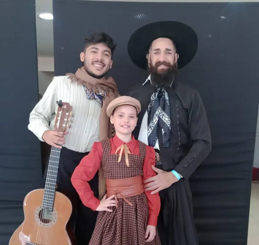 malena acompañda portada