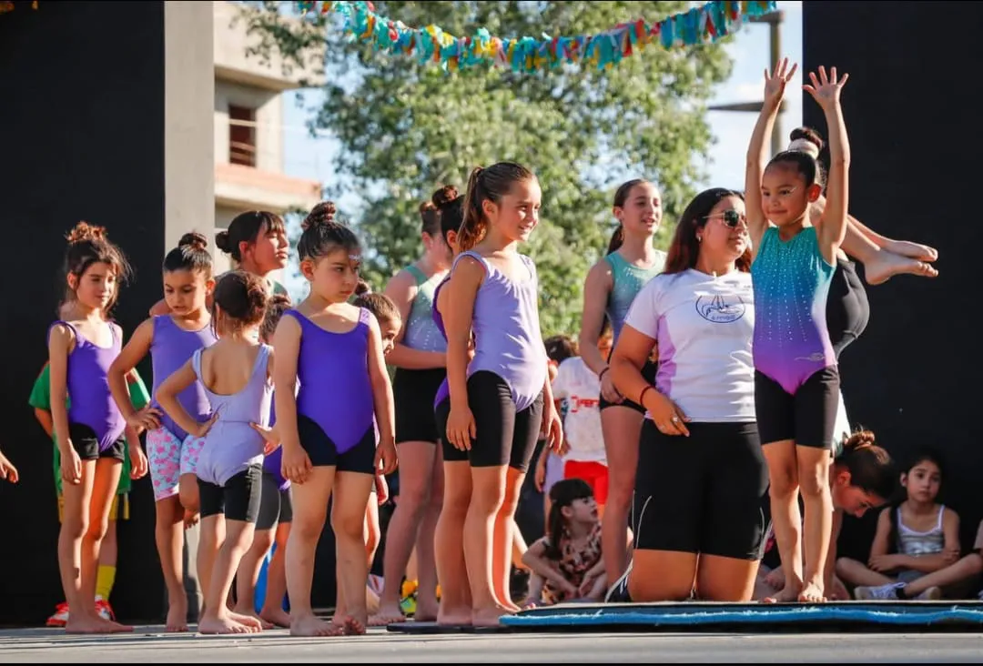 chicos deporte svarillas