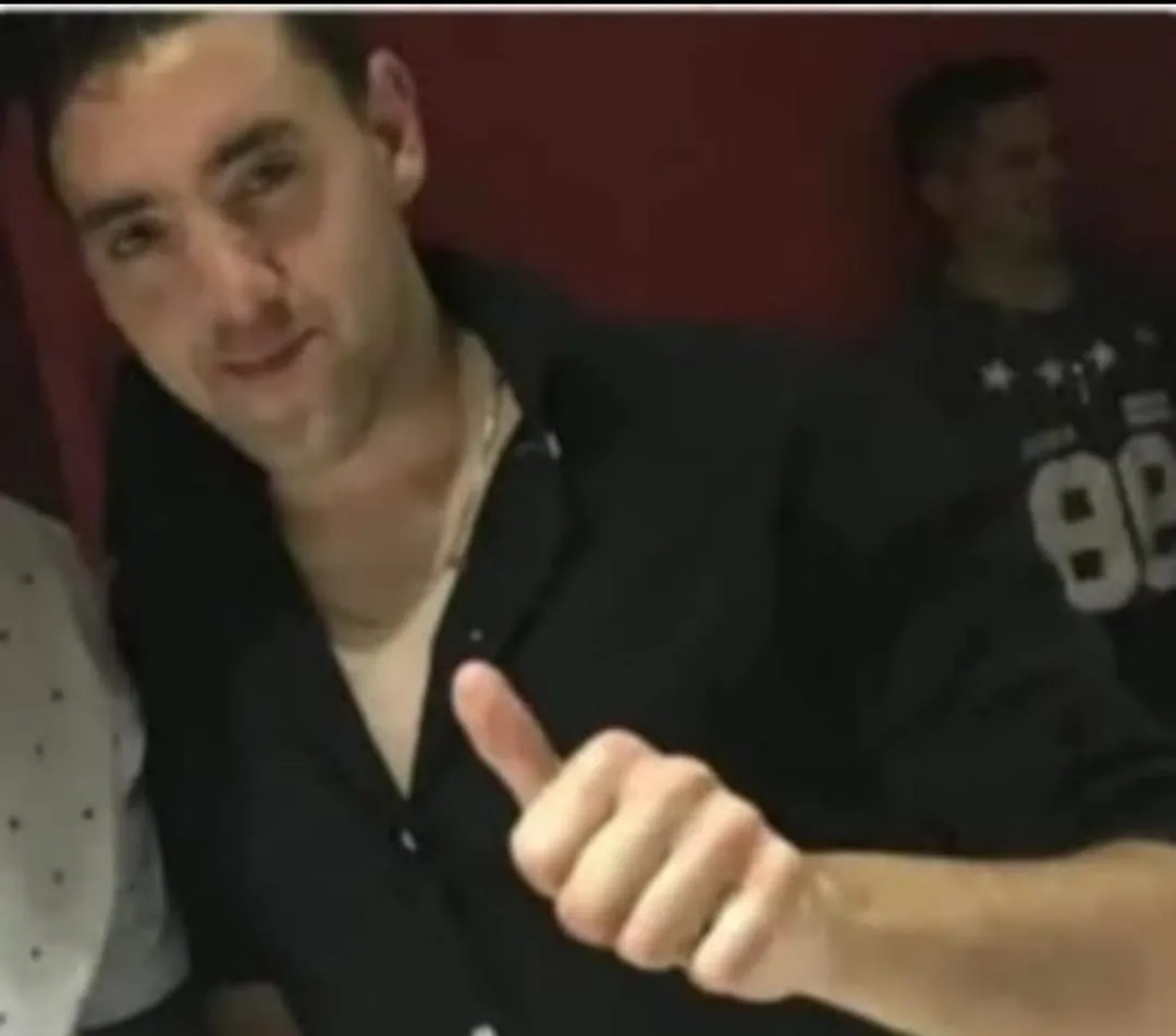 WhatsApp Image 2026-02-17 at 09.42.51hombre encimntrado3