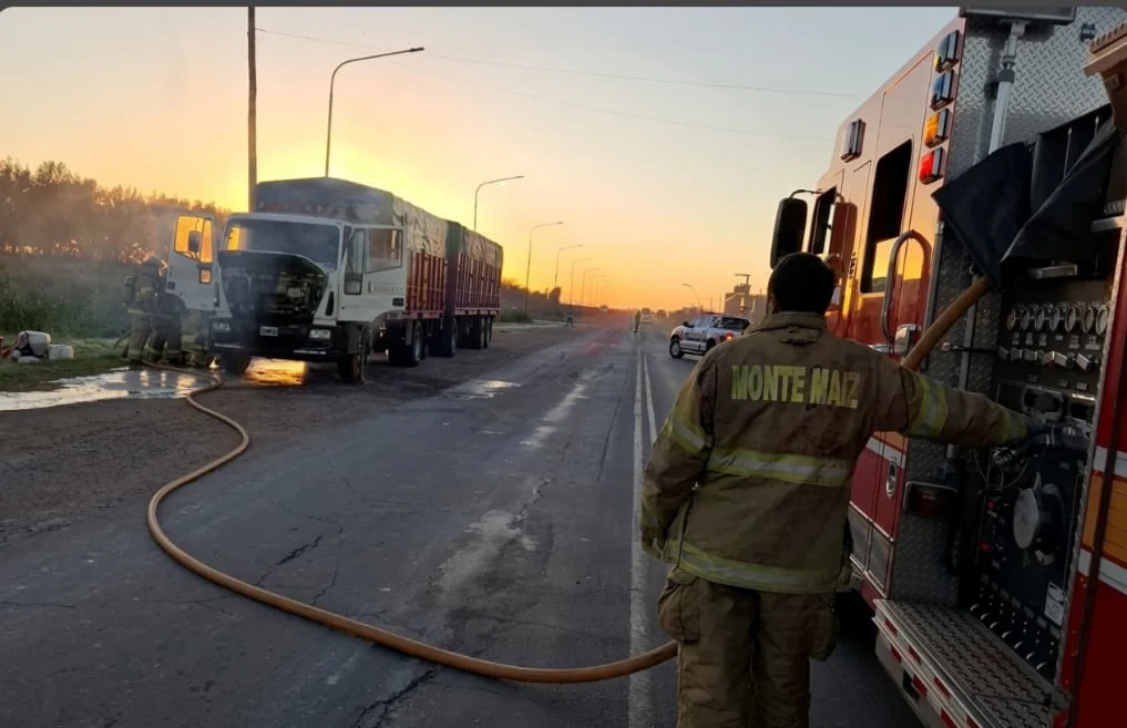 WhatsApp Image 2026-03-26 at 10.13.16INCENDIO CAMION1