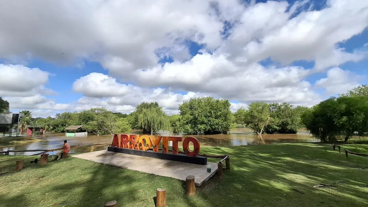 WhatsApp Image 2026-01-12 at 08.24.03arroyito rio crecido1