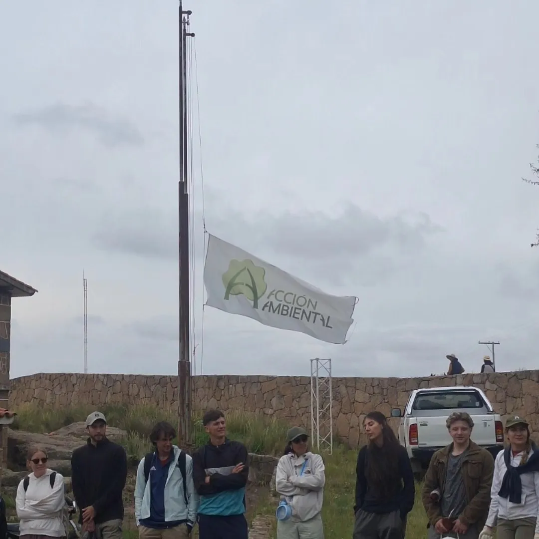 WhatsApp Image 2025-12-18 at 09.19.53laspiur505050