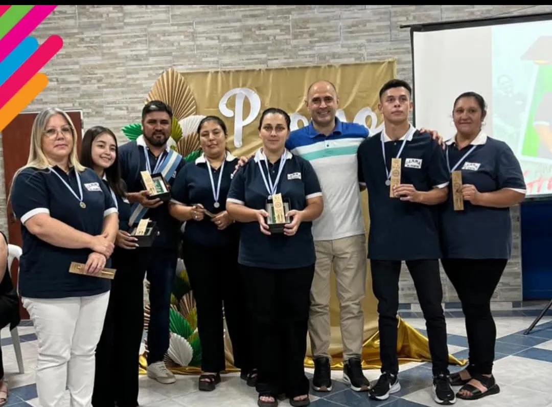 WhatsApp Image 2025-12-23 at 23.07.46egresados adultos1